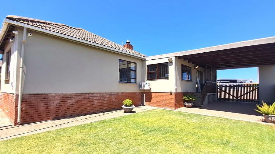 3 Bedroom Property for Sale in Vredenburg Western Cape